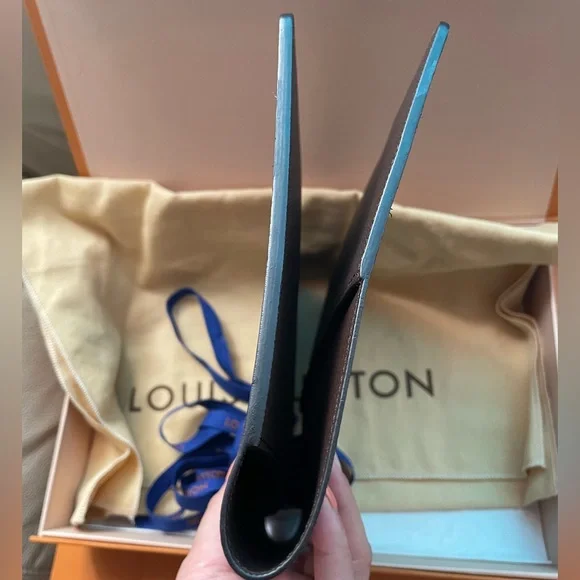 Sold❌❌Louis Vuitton Desk Agenda Cover
❣️❣️In High Demand❣️❣️ - Picture 10 of 16